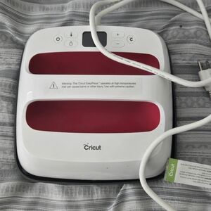 Cricut EasyPress in White and Red